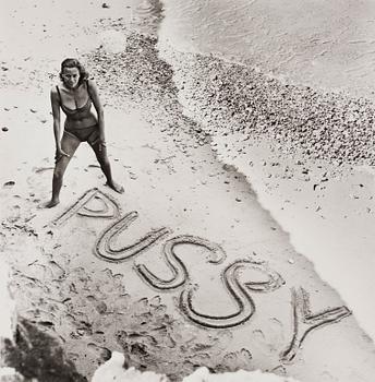 Terry O'Neill, "Honor Blackman on the Set of Goldfinger, 1964".