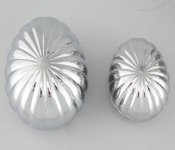 TERMOSKANNA samt PÅSKÄGG, 2 st, rostfritt stål, delvis Sigvard Bernadotte, Georg Jensen, 2000-tal.