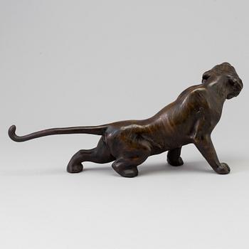 A Japanse bronze tiger, 20th Century.