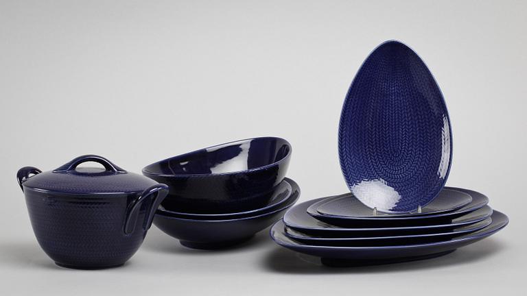 MATSERVIS, 55 delar, flintgods, "Blå Eld", Hertha Bengtsson, Rörstrand.