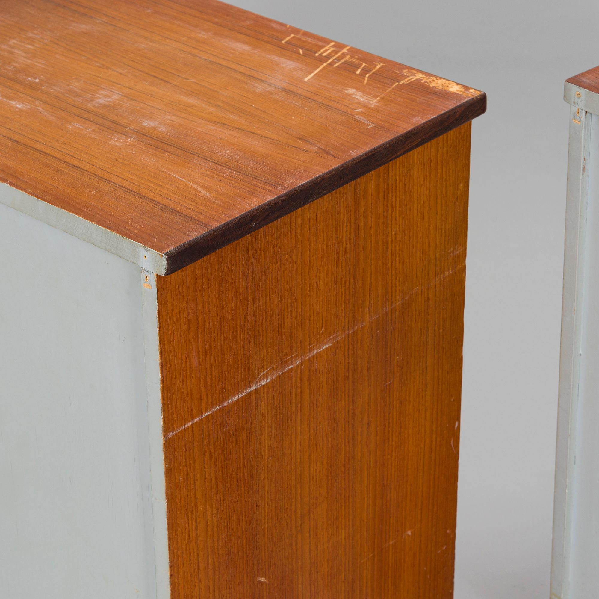 Ilmari Tapiovaara, laatikostopari/yöpöytäpari,  malli 1503, Asko 1960-luku.