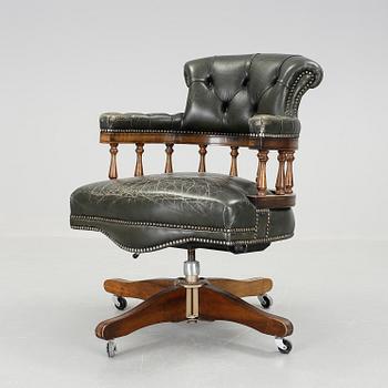 SKRIVBORDSSTOL, Engelsk modell, 1900-talets andra hälft.
