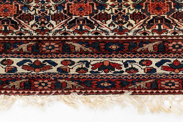 Carpet, Abadeh, antique, ca 220 x 145 cm.