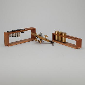 MIKROSKOP, mässing och metall, "No 2099098" Ernst Leitz Wetzlar 1910-20-tal.