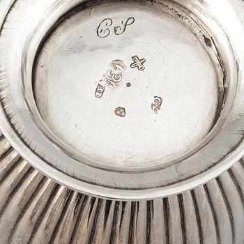 A silver creamer by Johan Petter Ahlforss, Strängnäs, 1833 and a silver sugar box, Kristianstad, 1928.