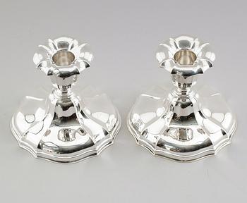 LJUSSTAKAR, 1 par, silver, svenska importstämplar, 1900-talets mitt.