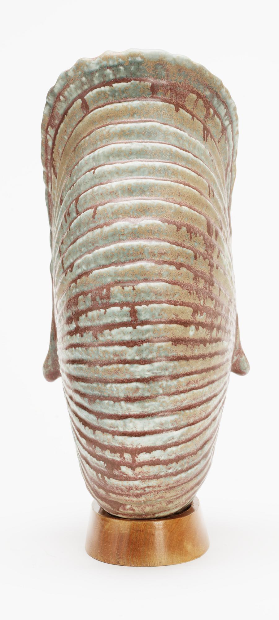 A Gunnar Nylund stoneware sculpture of a seashell, Rörstrand.