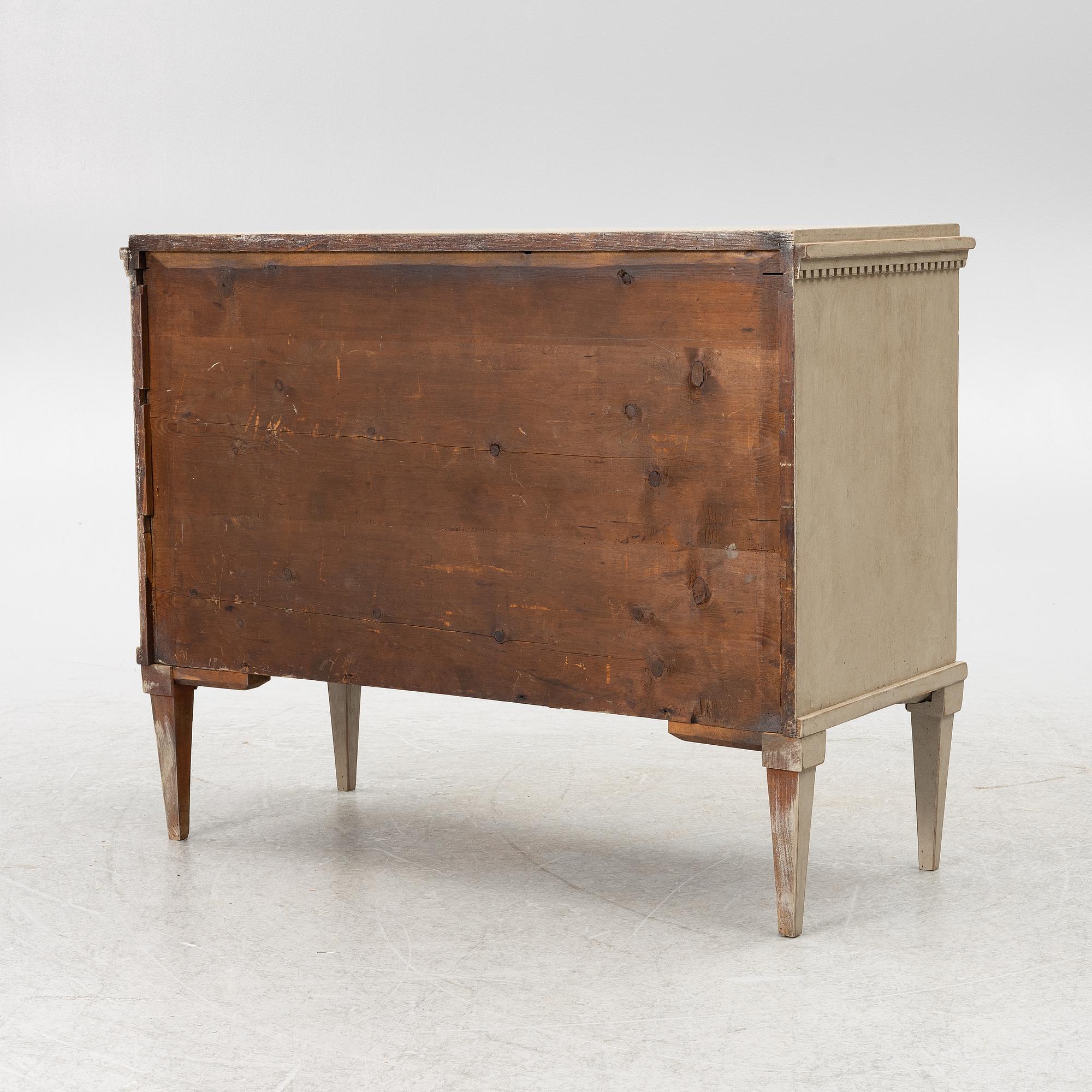 Byrå, gustaviansk stil, 1900-talets början.