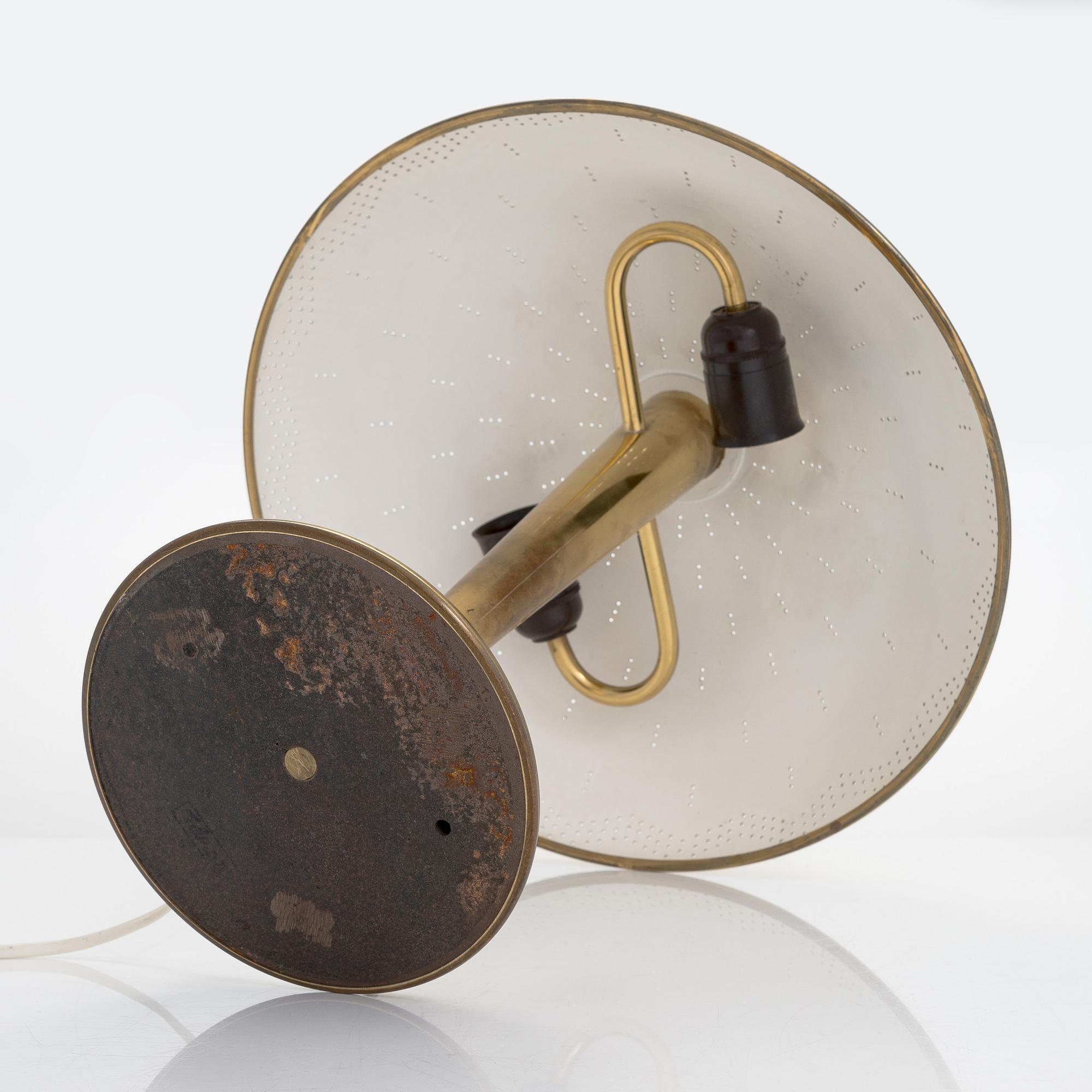 Paavo Tynell, pöytävalaisin, malli 5061, Idman 1900-luvun puoliväli.