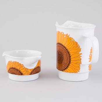 UNNI MARGRETHE JOHNSEN, A 35-pcs set of the 1970s 'Korulen Solsikke' dinnerware for Egersunds Fayancefabrik, Norway.