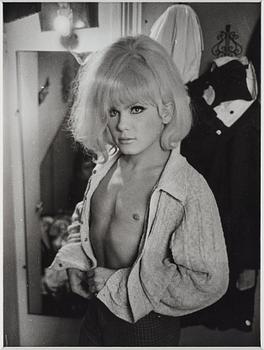 Christer Strömholm, "Tonia, Place Blanche, Paris", 1967.