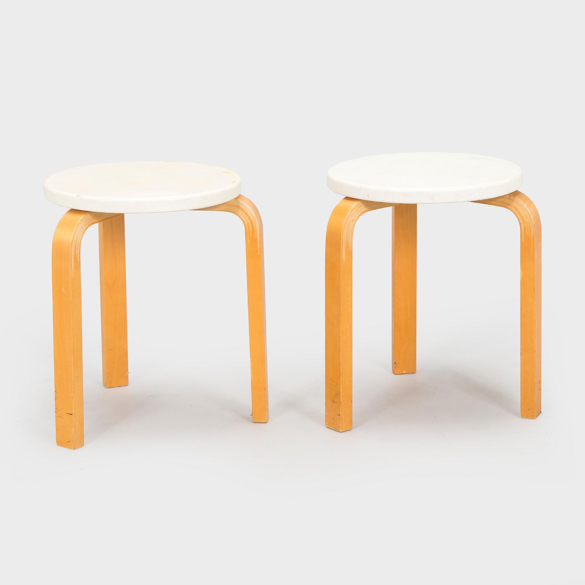 Alvar Aalto, jakkarapari, malli 60, O.Y. Huonekalu- ja Rakennustyötehdas A.B, 1957.