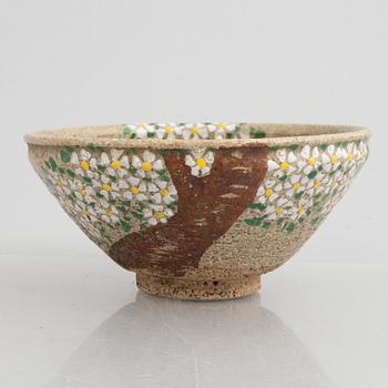 A Japanese stoneware bowl, signed, 20th century.