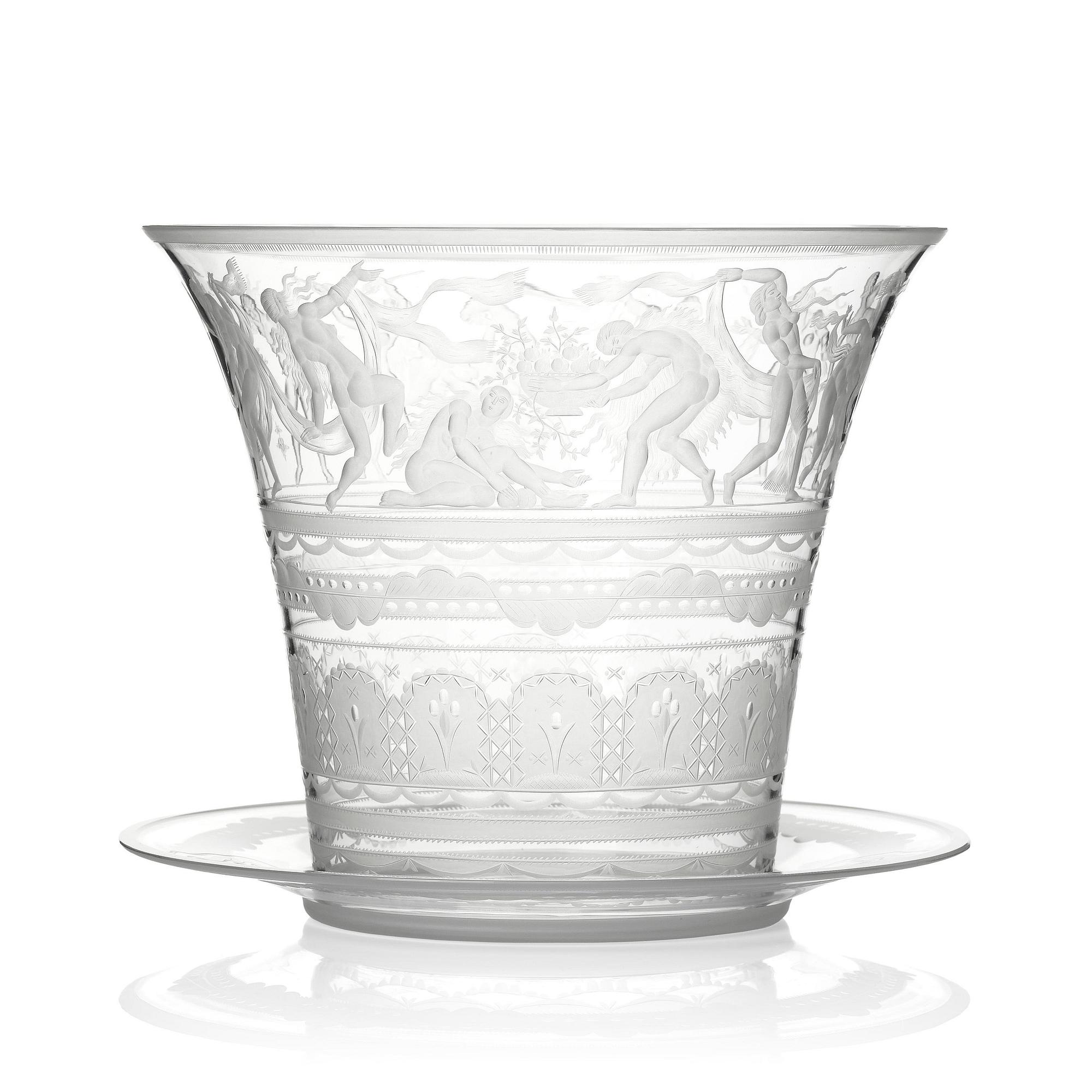 Simon Gate, an engraved glass bowl with plate, Orrefors 1930, model 122.