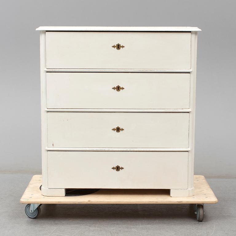 A late 19th century chest of drawers.