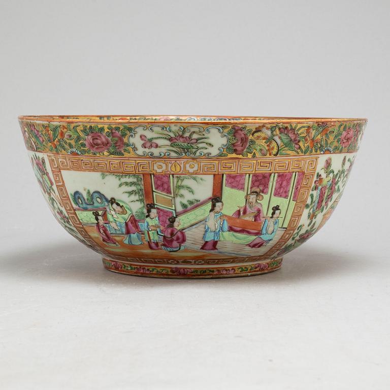 A famille rose Canton punch bowl, Qing dynasty, 19th century.