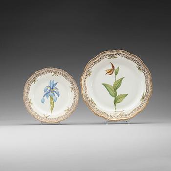 Two Royal Copenhagen 'Flora Danica' serving dishes, Denmark, 20th Century.