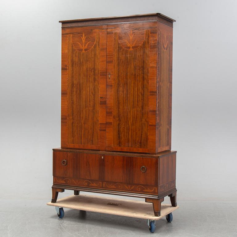 Erik Chambert, attributed to, a 1920's-30's Swedish Grace cabinet.