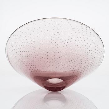 Gunnel Nyman, a glass bowl signed G. Nyman Nuutajärvi Notsjö 1948.