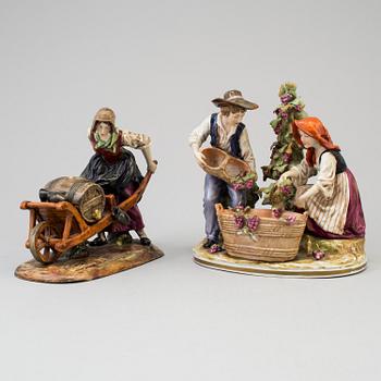 FIGURINER, 2 st, porslin, Neapellikande märke, 1900-talets början.