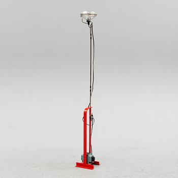 ACHILLE & PIER GIACOMO CASTIGLIONI, golvlampa/uplight, "Toio",  för Flos, Italien, 1900-talets andra hälft.