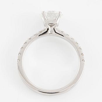 Ring, 18K vitguld med briljantslipad diamant 1.32 ct,.