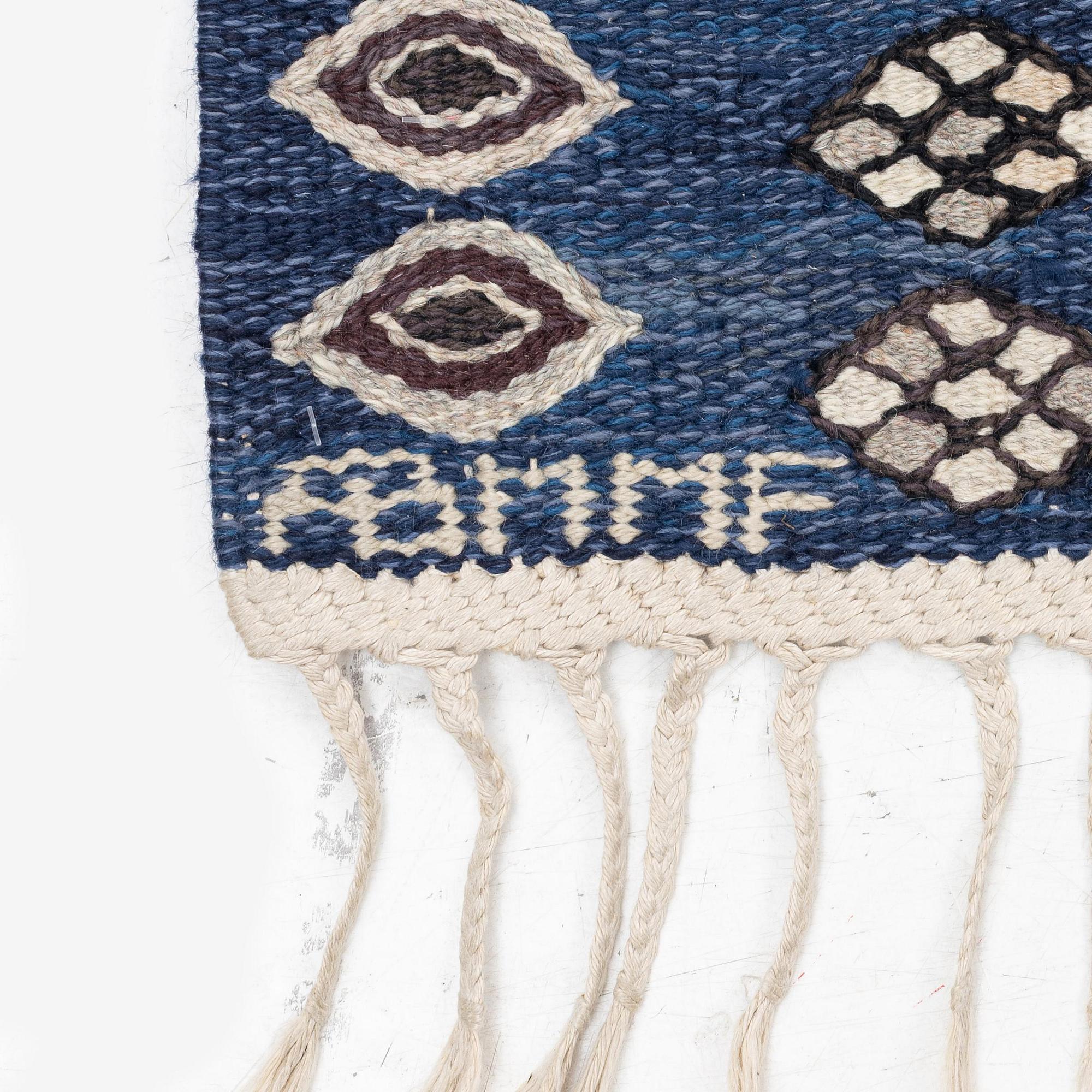 Barbro Nilsson, a 'Snäckorna' carpet,  tapestry weave, c. 219 x 144 cm, signed AB MMF BN.