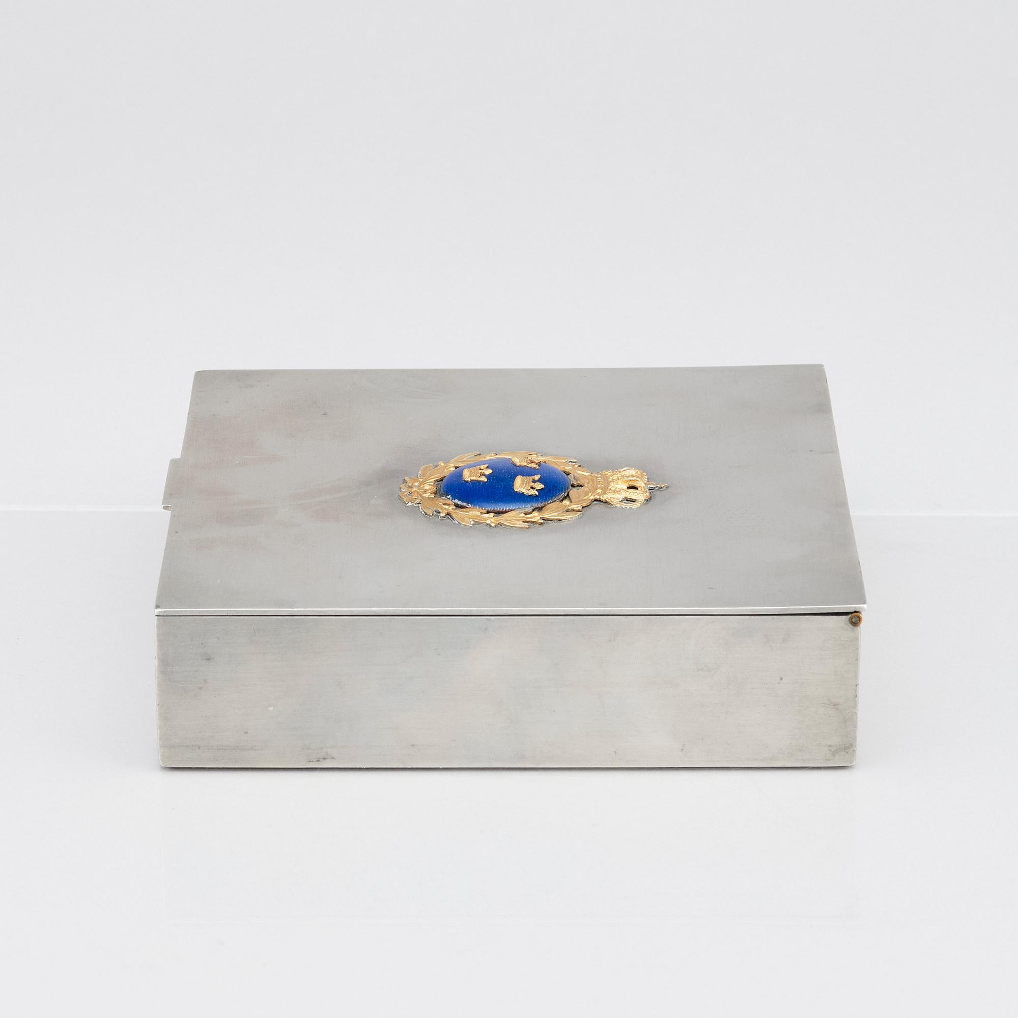 Firma Svenskt Tenn, a pewter box, Stockholm 1933.