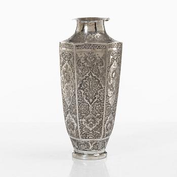 Vas, silver, Persien (Iran), Qajardynastin.