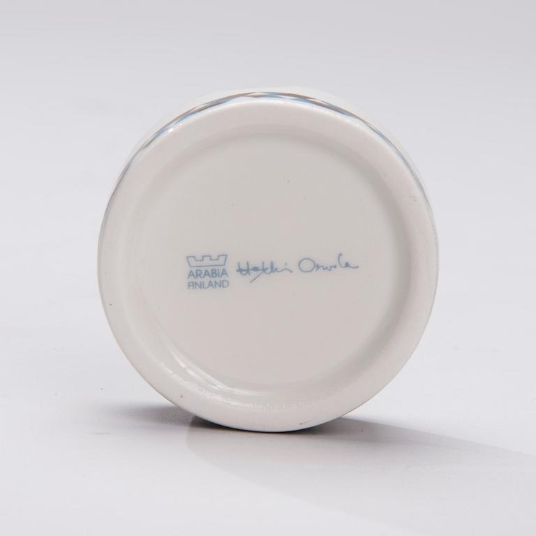 HEIKKI ORVOLA, delar, 9 st, porslin, signerade. Arabia för flygbolaget Finnair, 1980-tal.