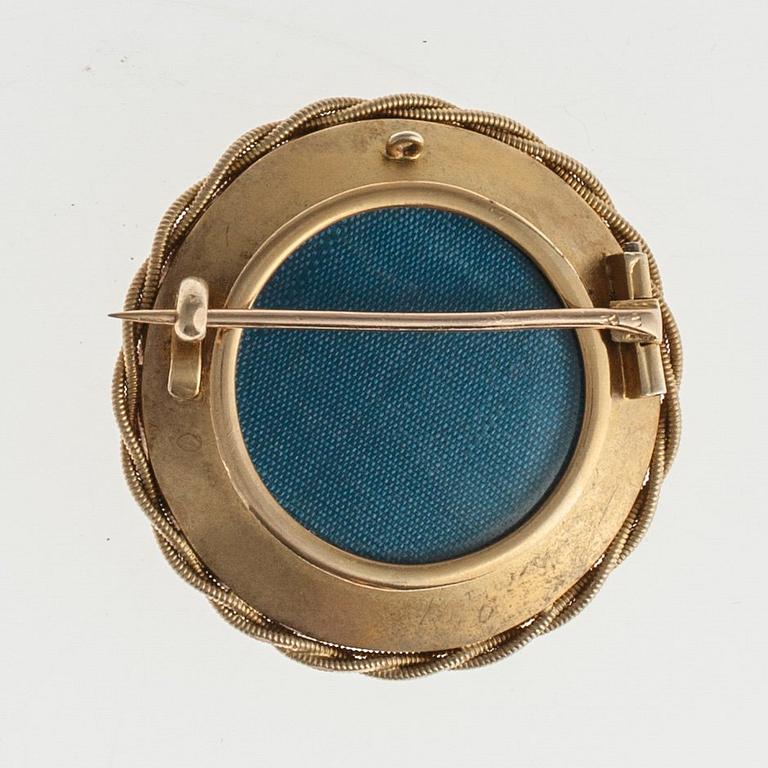 A BROOCH, 18K gold, old cut diamond c. 0.35 ct. Late1800 s. Weight 14,2 g.