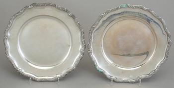 FAT 2 st SAMT 5 TALLRIKAR, silver, bla CG Hallberg, 1902-12. Vikt ca 2500 gram.