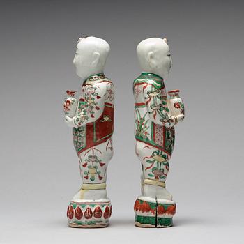 FIGURINER, två stycken, porslin. Qingdynastin, Kangxi (1662-1722).