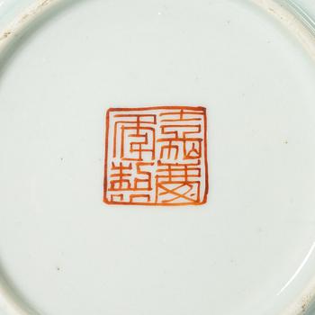 A set of nine Chinese porcelain pieces, 19th Century.