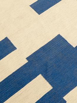 A Kilim runner, modern design, approx. 337 x 81 cm.