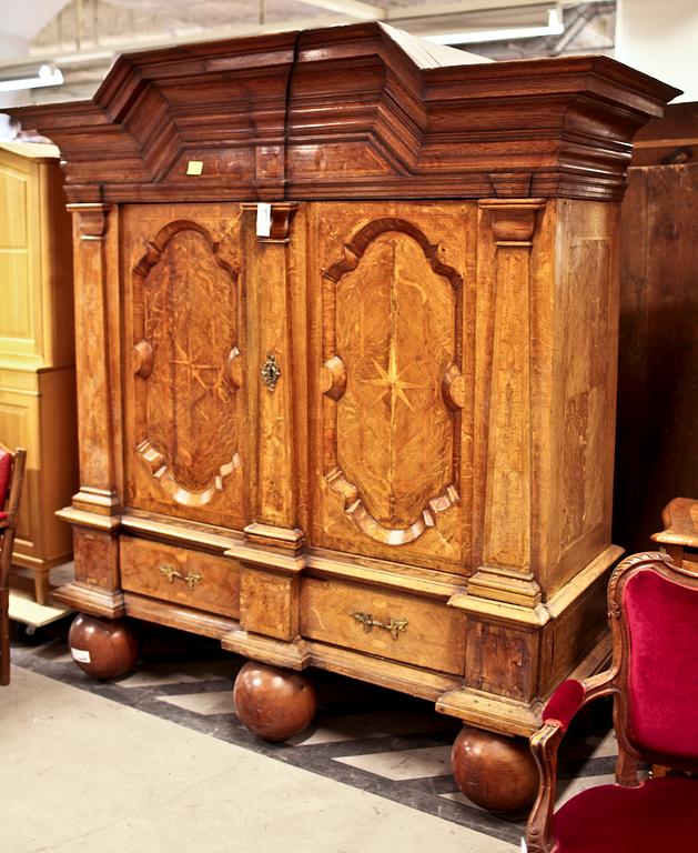 SALSSKÅP, barock, 1700-tal.