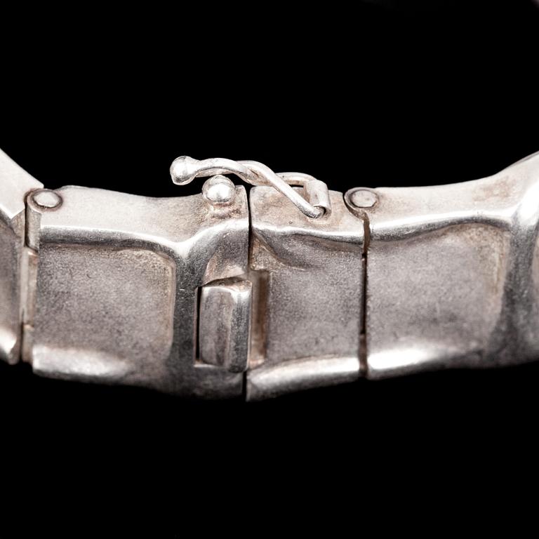 ARMBAND, silver sterling. Vikt ca 60 g.