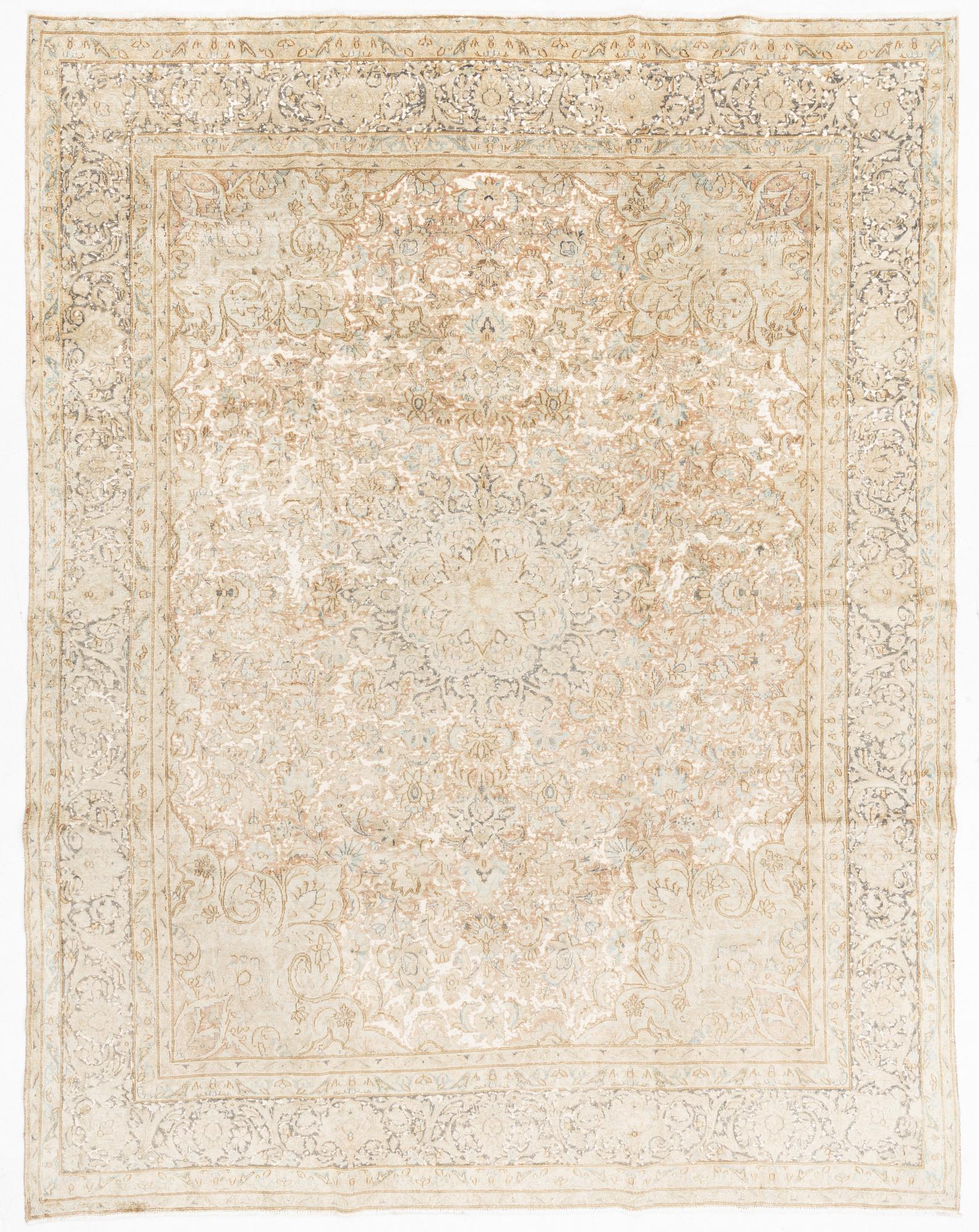Matta, Kirman "Vintage" design, ca 376 x 291 cm.