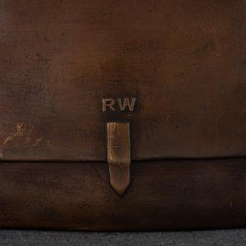 Ulla Kraitz, Wallenberg's attaché case.