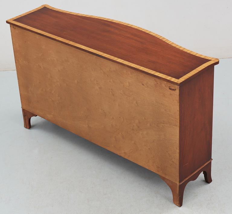 SIDEBOARD. Engelsk stil, 1900-talets första hälft.