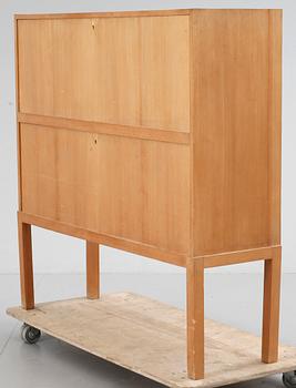 SKÅP. 1900-talets mitt.