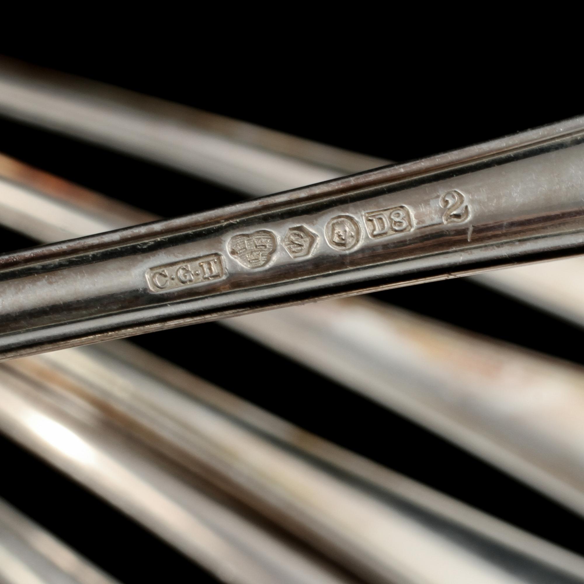 BORDSSKEDAR, 12 st, silver, C. G. Hallberg, Stockholm 1930. Vikt 470 g.