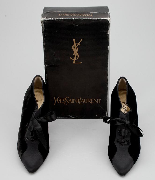 SKOR, Yves Saint Laurent.