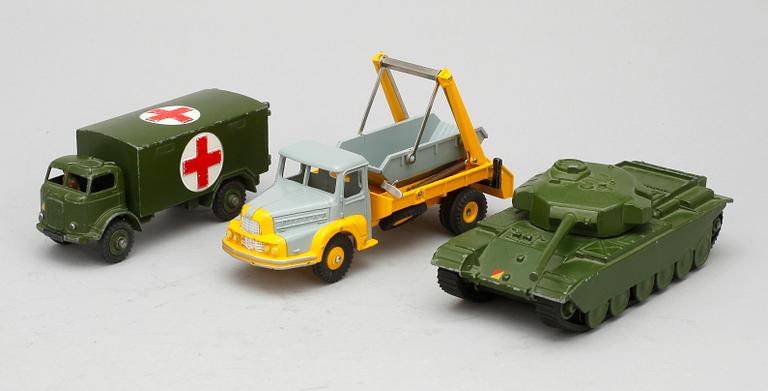 LEKSAKSFORDON, 10 delar, Dinky Toys.