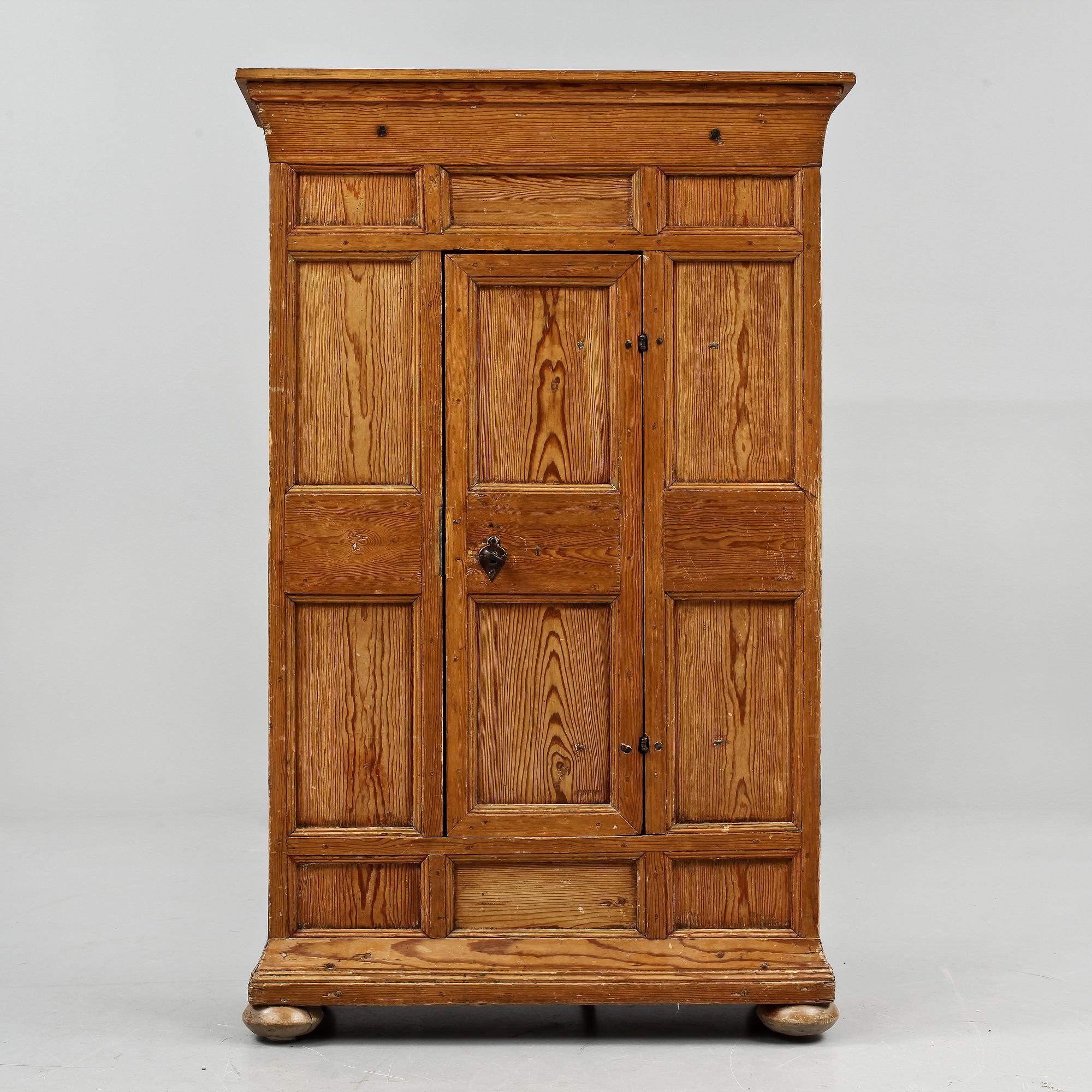 SKÅP, barock, 1700-talets andra hälft.