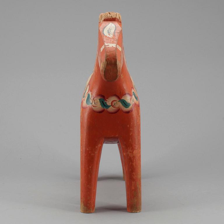 DALAHÄSTAR, 2 stycken, 1900-tal.