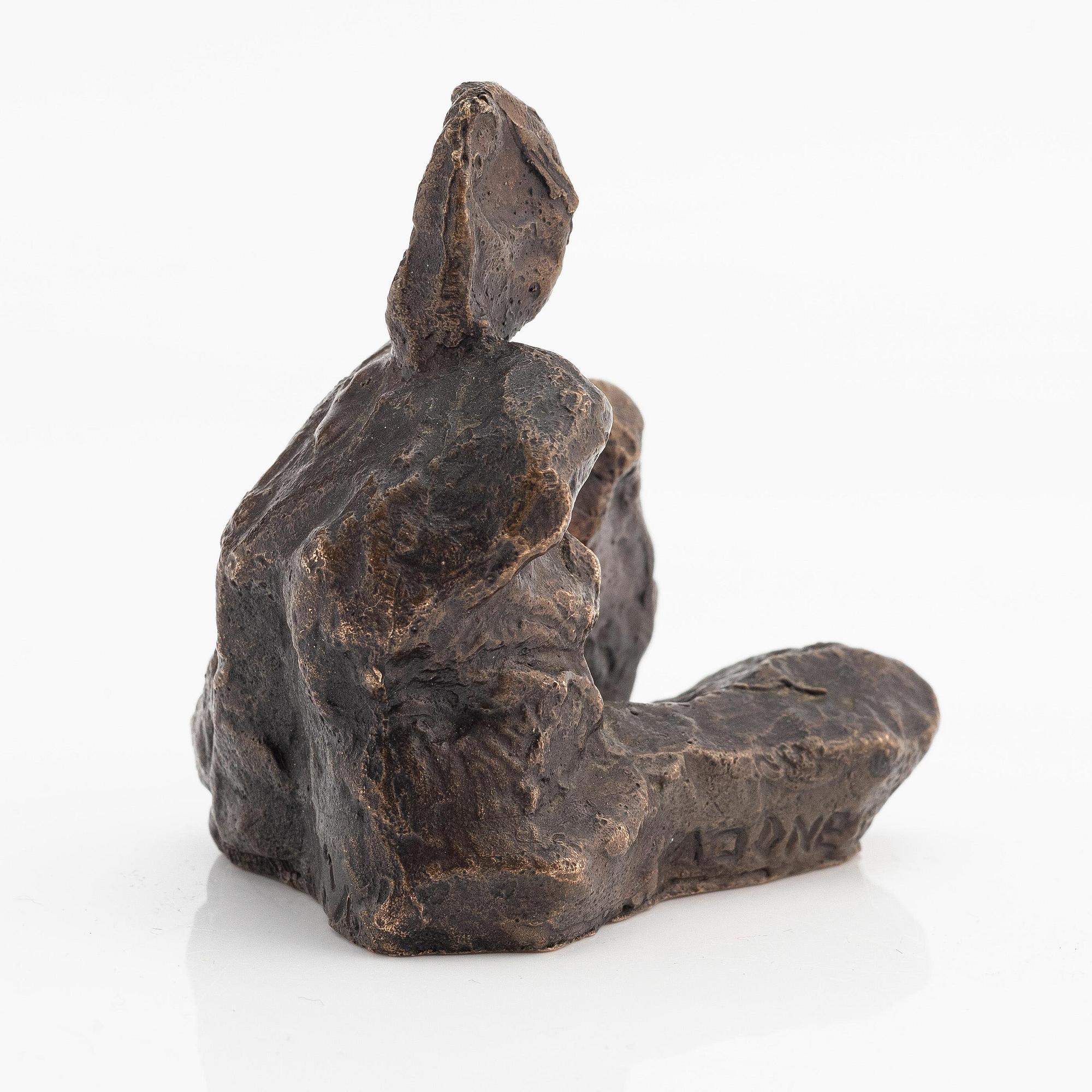 Arne Jones, Seated figure.