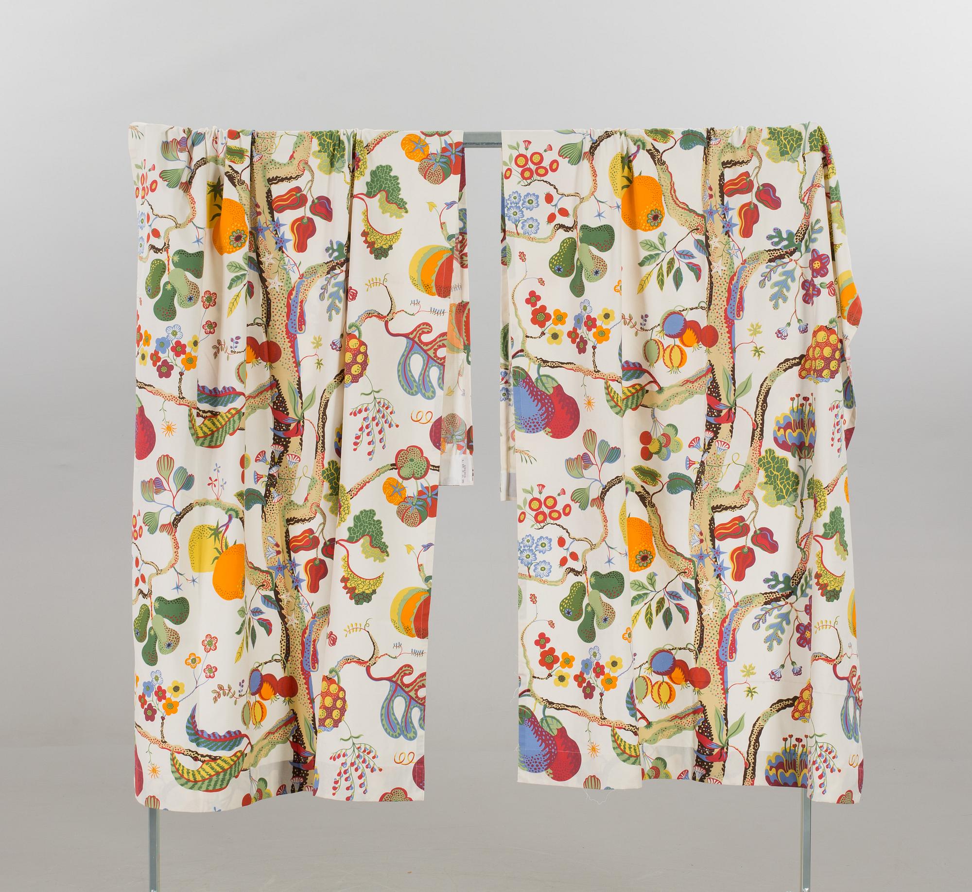 JOSEF FRANK, 2 gardinlängder "Vegetable Tree" firma Svenskt Tenn.