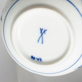 A Meissen part 'Blue Onion' coffee and dinner porcelain service, Germany, 20th century (33 pieces).