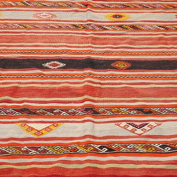 Matto, flat weave, probably Anatolian, ca 270,5 x 174,5 cm.